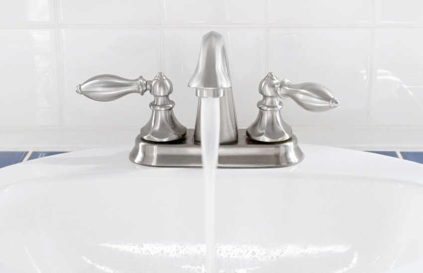 Brushed nickel faucet
