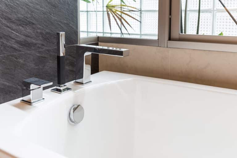 20 Bathtub Faucet Types For Every Bathroom Style