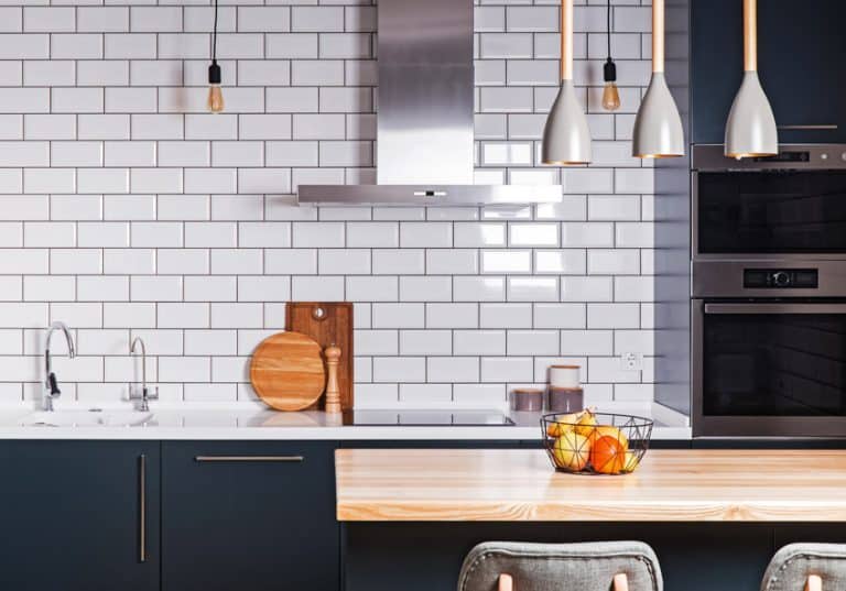 White Subway Tile With Black Grout