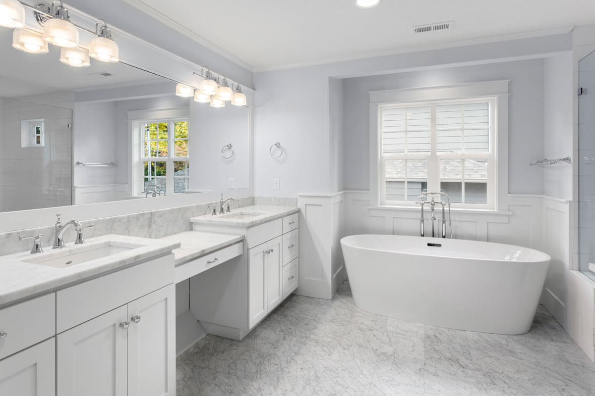 white traditional bathroom